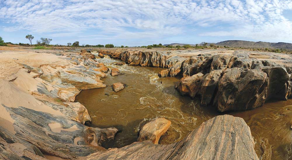 Lugard Falls, Tsavo East